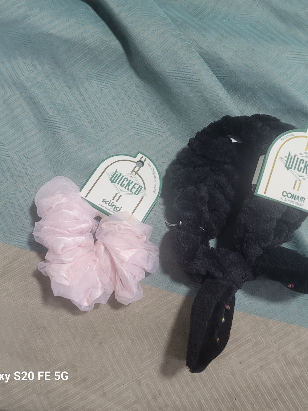 scunci Pink Sheer Scrunchies Duo